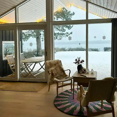 Tatil Evi Beachfront Near Dalby Bay Mesinge